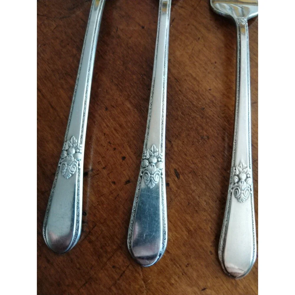 1847 Rogers Bro International Adoration Silverplate 2 Dinner 1 Salad Forks
